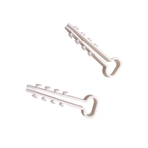 Bolsa con 100 clips sujetadores de plástico para cables de 6 a 12 mm. Ideales para instalaciones en pared, brindan sujeción firme y segura.